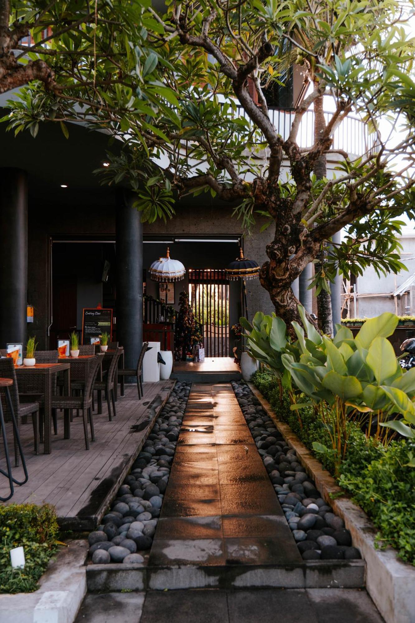 Sense Canggu Beach Hotel Exterior photo